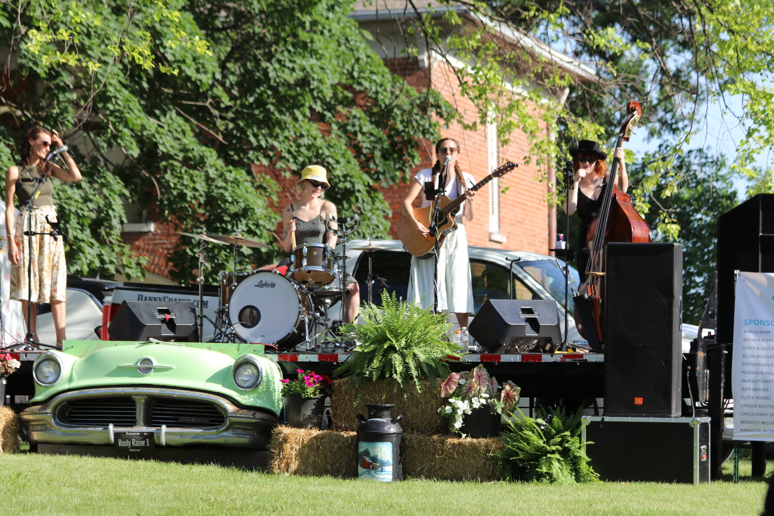 Music at the Mansion 2022 with June Bugs performing.